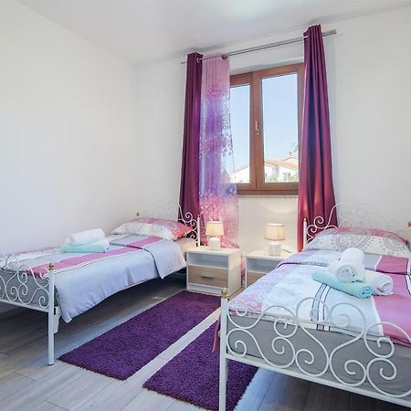 PUY Kaylie Apartment מראה חיצוני תמונה