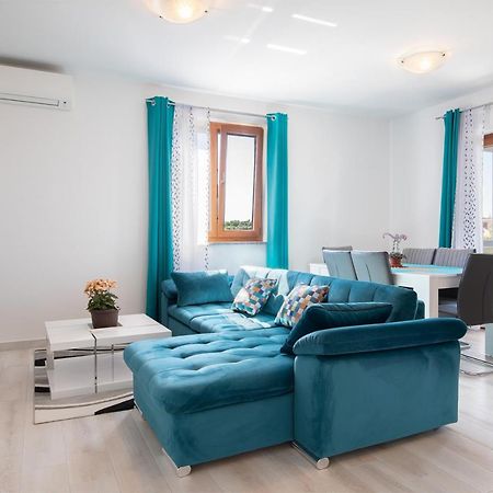 PUY Kaylie Apartment מראה חיצוני תמונה