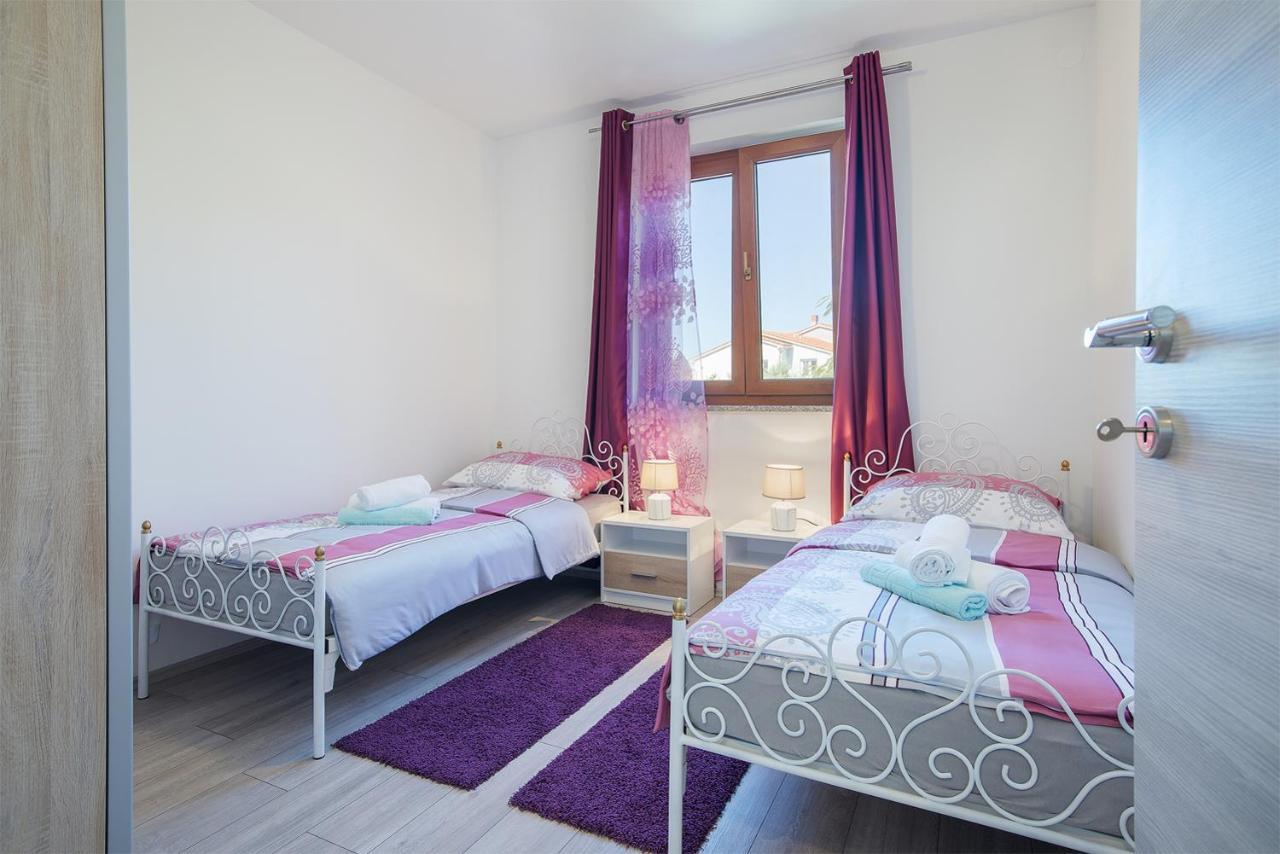 PUY Kaylie Apartment מראה חיצוני תמונה