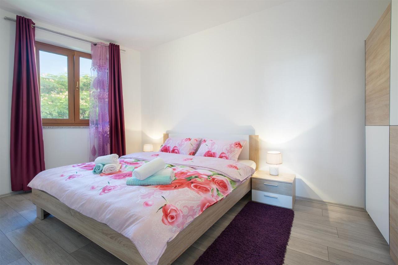 PUY Kaylie Apartment מראה חיצוני תמונה